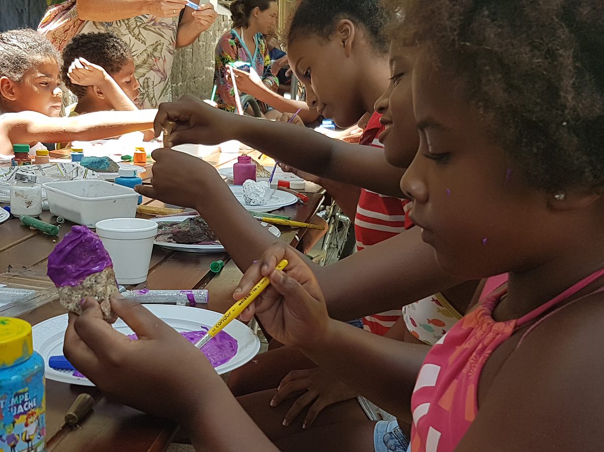 Rio Favela project — community art project, plate 44