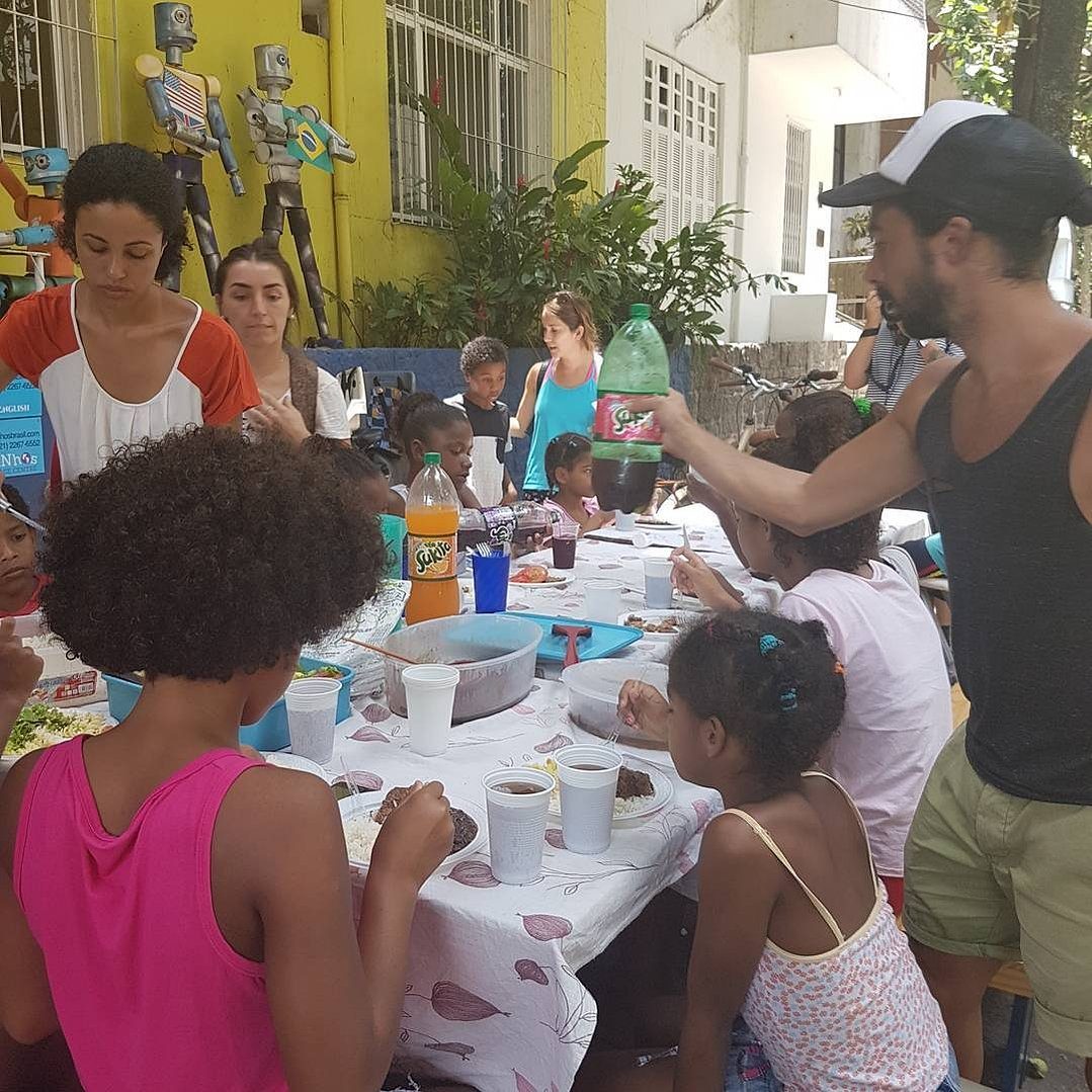 Rio Favela project — community art project, plate 7