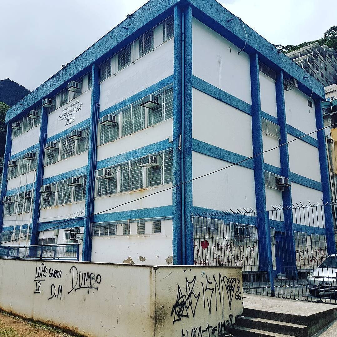 Rio Favela project — community art project, plate 21
